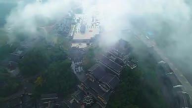 4K云雾缭绕山顶神秘古建筑视频的预览图